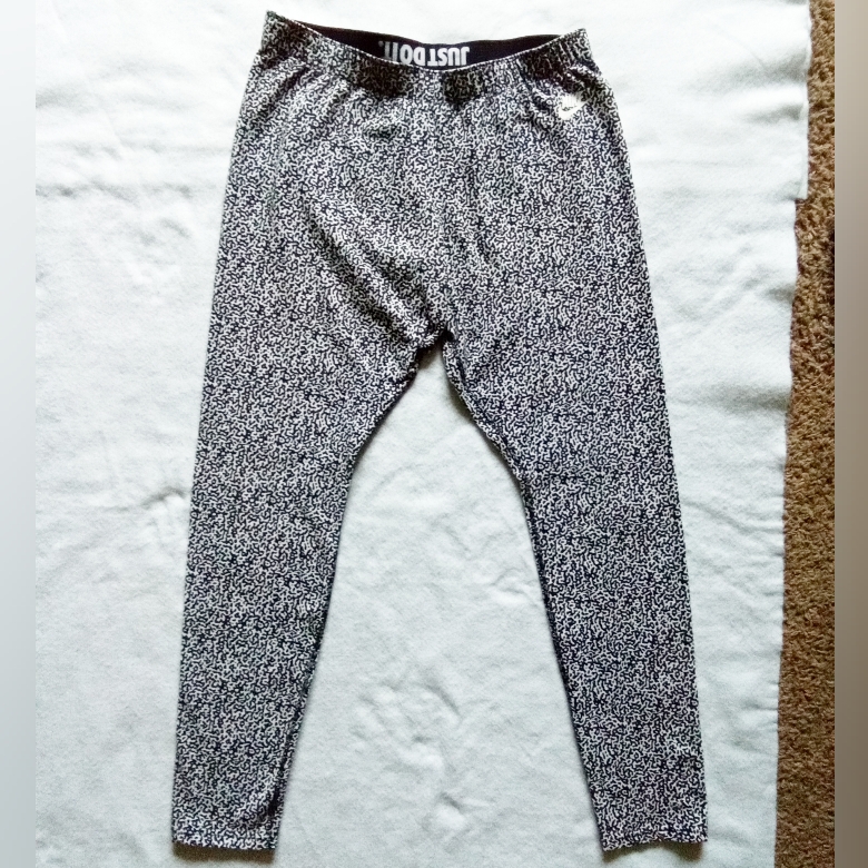 Women's Nike Animal Print Black And White Leggings